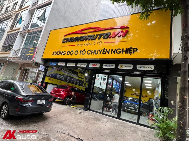 Chung Auto lắp đặt camera hành trình 70mai uy tín