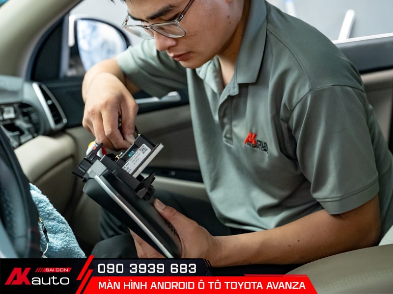Quy trình lắp đặt màn hình ô tô Toyota Avanza tại AKauto