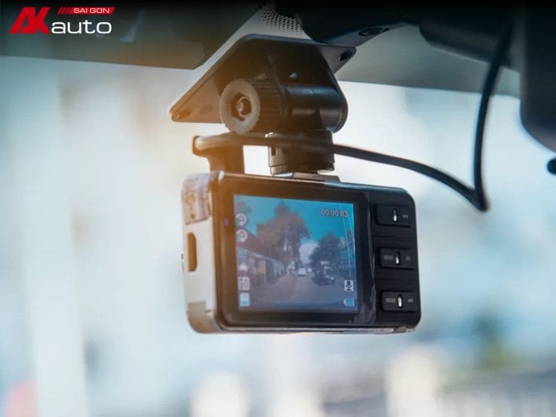 Có nên lắp camera hành trình ô tô dưới 2 triệu