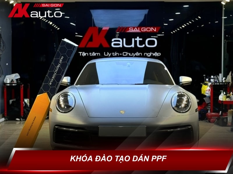 Khóa đào tạo dán PPF xe hơi tại AKauto: 95% thực hành, cam kết đầu ra việc làm