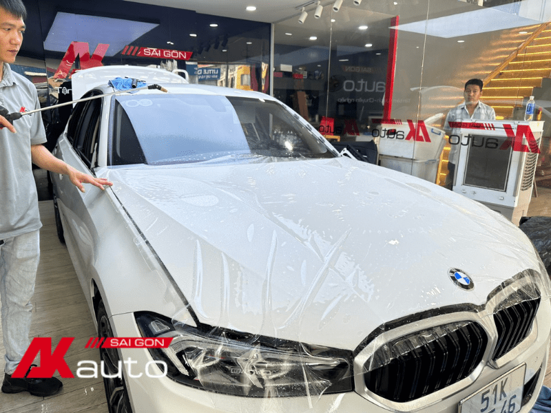 Vì sao nên dán phim PPF cho xe ô tô tại AKauto - TPHCM?