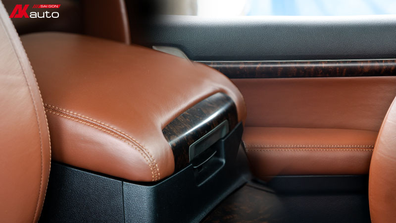 Bọc ghế da tạo nét thẩm mỹ cao cho xe Land Cruiser