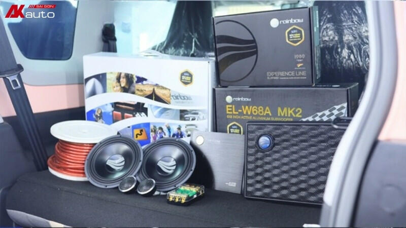 Độ loa Rainbow cho xe VF3