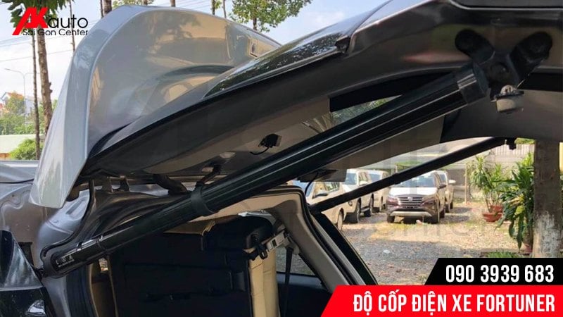 Độ cốp điện xe Fortuner 4 Độ cốp điện cho xe Fortuner giúp tiết kiệm sức lực