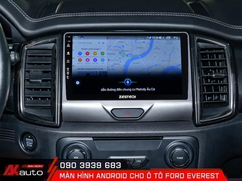 Màn hình ô tô Ford Everest cho phép điều khiển bằng giọng nói