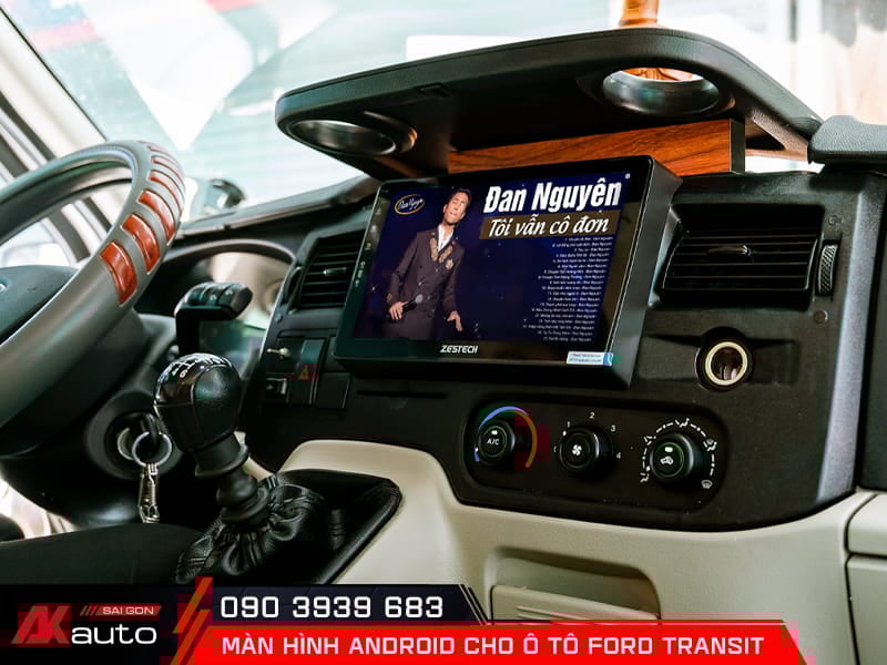 Lắp đặt màn hình ô tô Ford Transit tại AKauto
