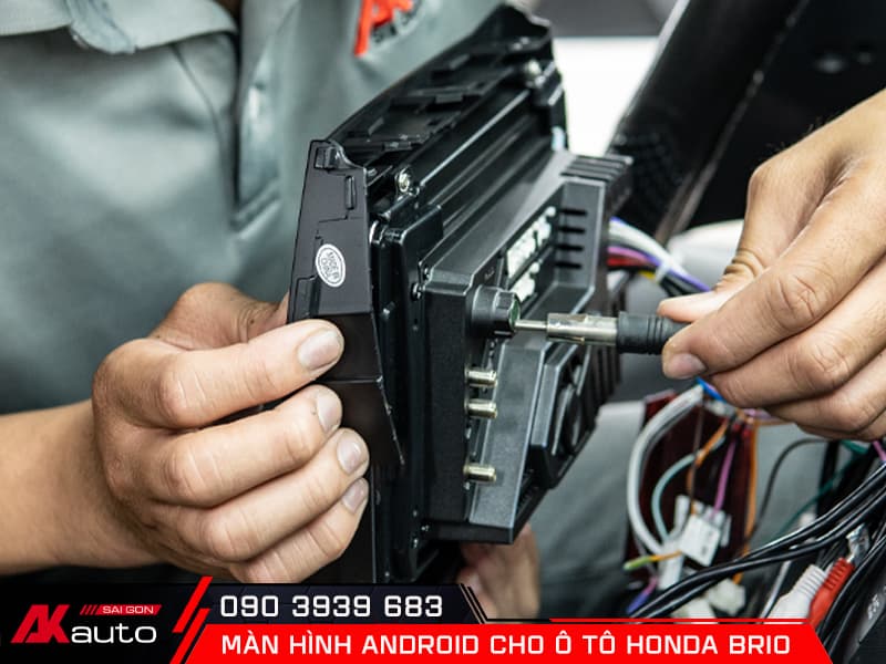 Kinh nghiệm lắp màn hình ô tô Honda Brio