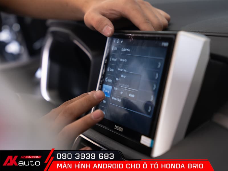 Lắp màn hình ô tô Honda Brio tại AKauto