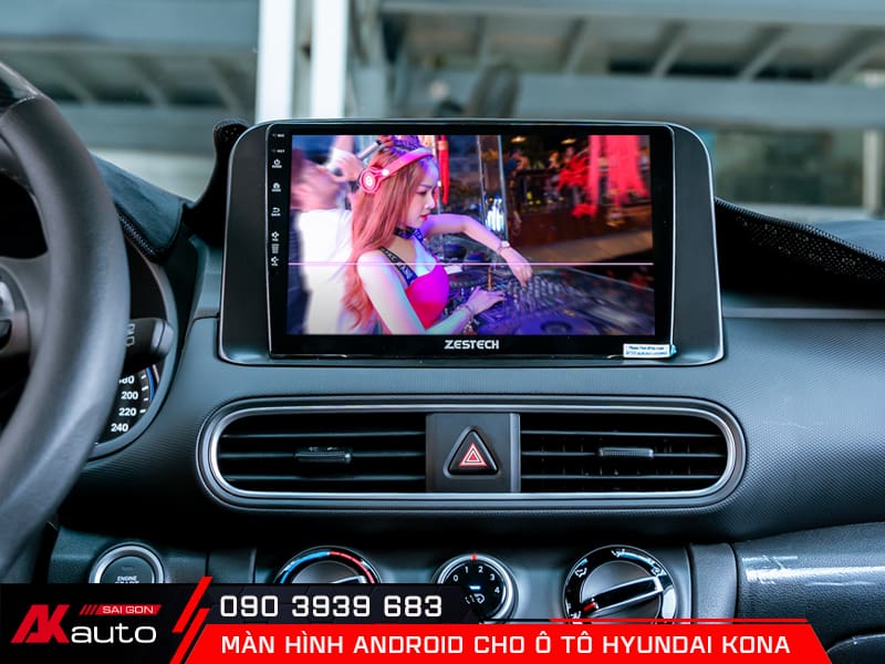 Nhiều ứng dụng giải trí cực đỉnh trên màn hình xe Kona