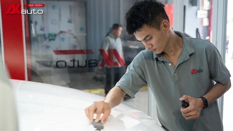 Phủ Ceramic cho xe VF3 không gây hại cho lớp sơn zin