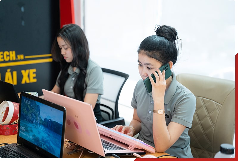 Tư vấn viên chăm sóc khách hàng tại AKauto