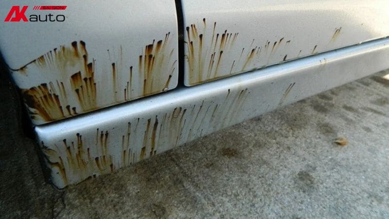 Vì sao nên tẩy nhựa đường cho xe ô tô