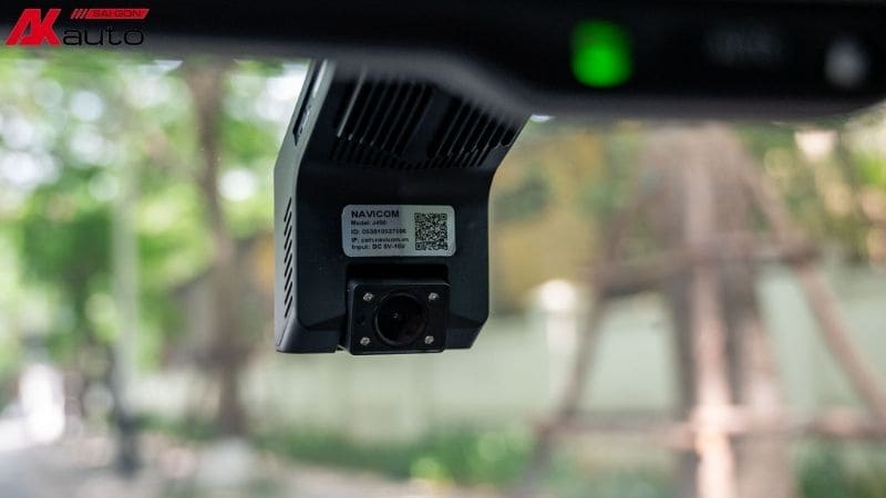 Cam hành trình theo dõi và giám sát ô tô Navicom j400