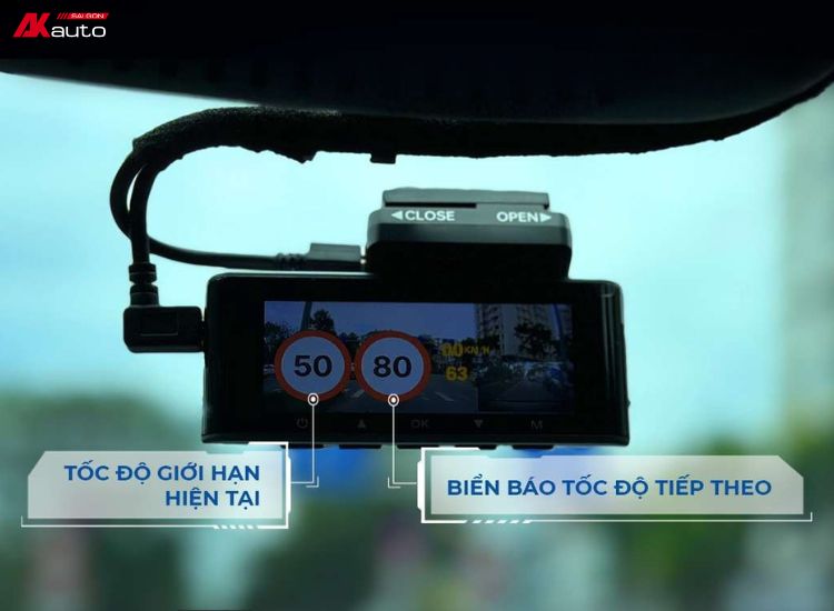Camera hành trình có cảnh báo tốc độ giúp đưa ra những cảnh báo giao thông chính xác
