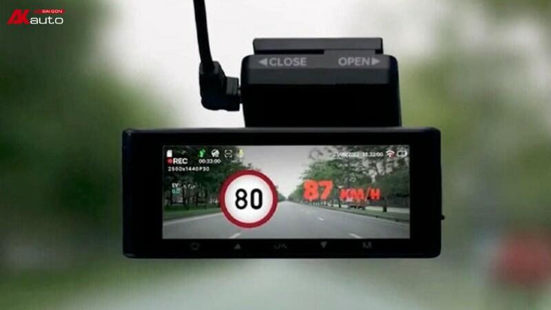Camera hành trình hiển thị thông tin cảnh báo tốc độ trực quan, dễ nhìn