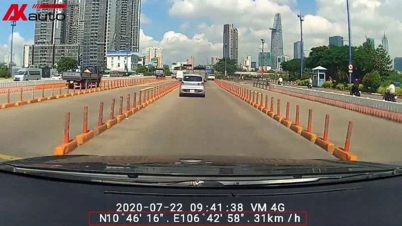 Xem lại video có hiển thị tọa độ, vận tốc xe di chuyển