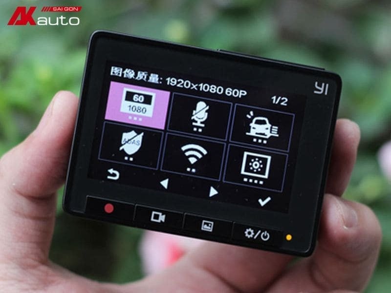 Camera hành trình dưới 1 triệu có tốt không? Top 3 sản phẩm đáng mua nhất hiện nay 4 Yi Smart Dash Cam C10