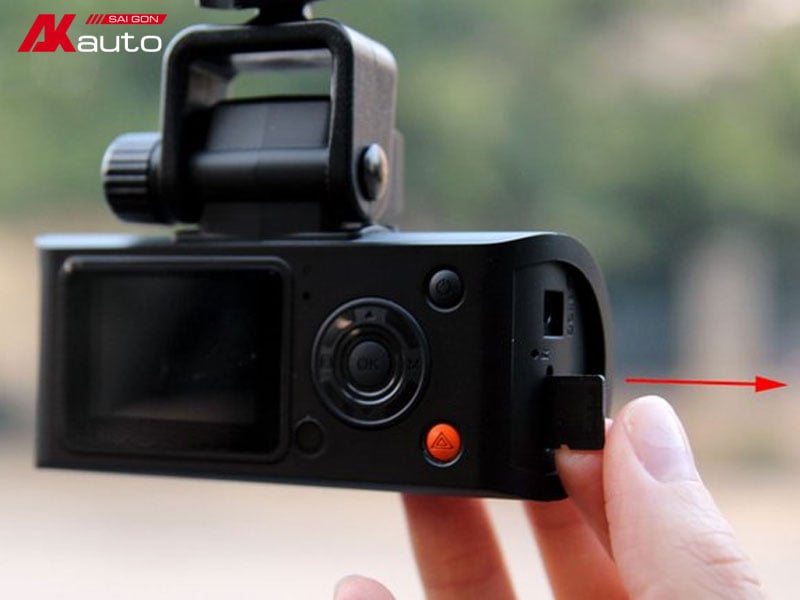 Hướng dẫn sử dụng các phím điều hướng trên camera hành trình