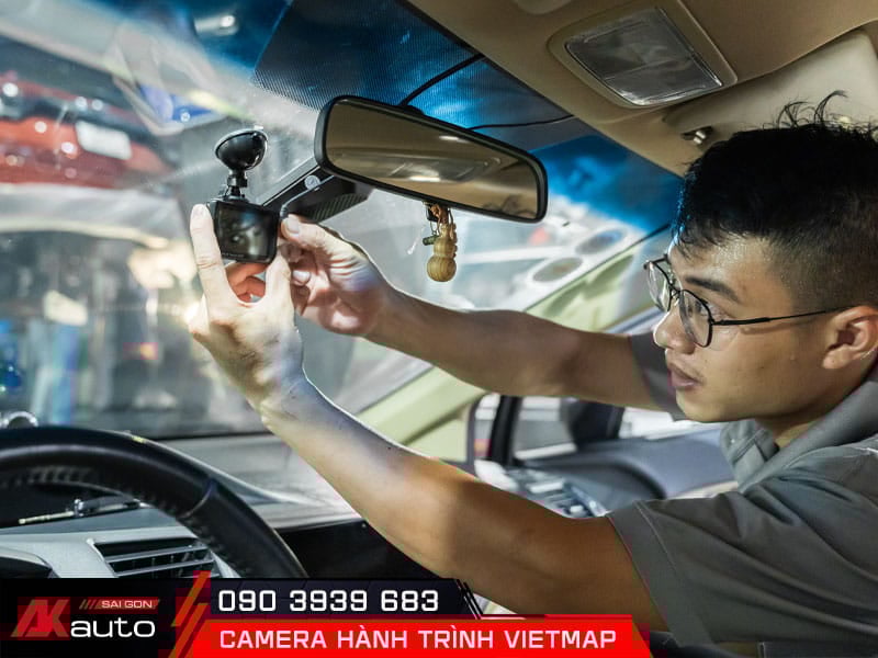 Lắp đặt camera hành trình Vietmap lên xe