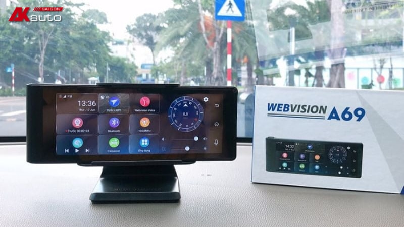 Camera Webvision A69 ghi hình Full HD, tích hợp bản đồ Navitel tiện lợi