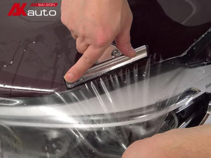 Giải đáp: Có nên dán PPF cho đèn pha ô tô? 1 Có nên dán PPF cho đèn pha ô tô ngăn chặn ố vàng