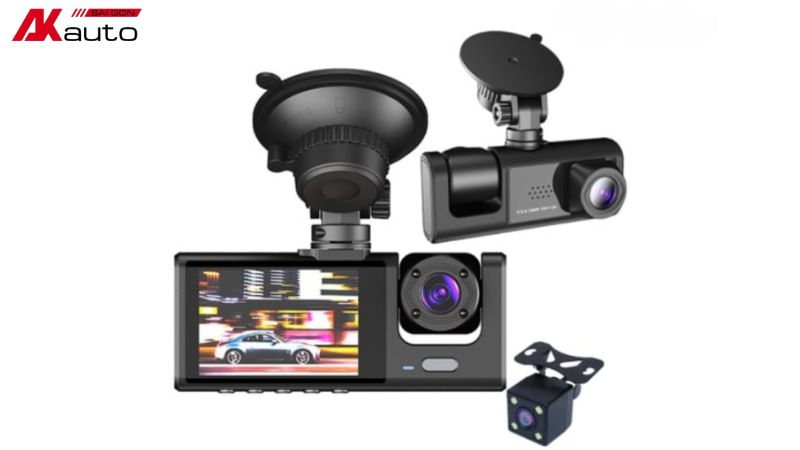 Camera hành trình 3 mắt giúp quan sát khoang trong xe tốt hơn