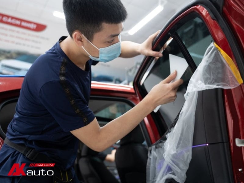 Dán phim cách nhiệt Nam Định tại Việt Pháp Auto