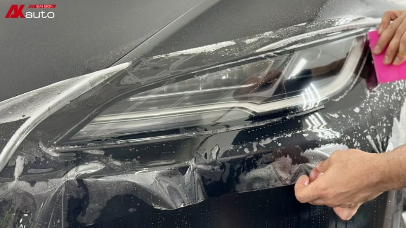 Dán PPF giúp bảo vệ đèn xe khỏi hư hỏng