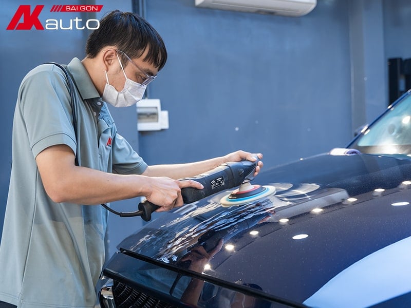Hướng dẫn đánh bóng xe ô tô tại nhà hiệu quả như một chuyên gia thực thụ 4 Tiến hành đánh bóng xe
