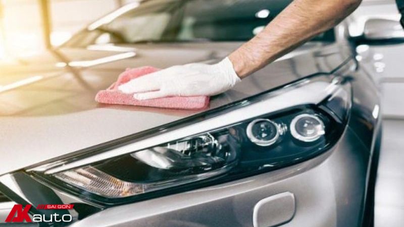 Nhóm dụng cụ kiểm tra tấm phim sau khi hoàn thành 