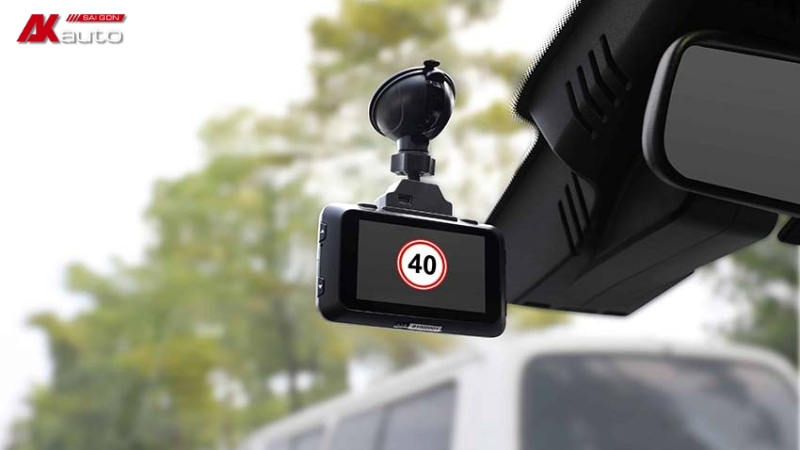 Giữa không gian trong xe thông thoáng cũng là việc bảo quản camera hành trình đúng cách