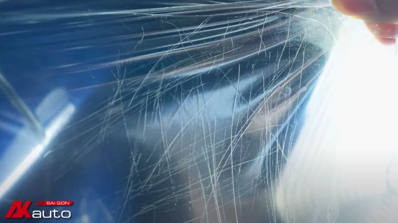 Gỡ bỏ phim PPF khi bị nứt hoặc hư hỏng nặng