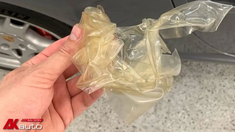 Gỡ bỏ phim PPF khi bị ố vang nặng