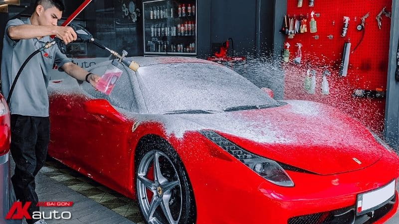 Rửa xe và khử nhiễm bề mặt sơn