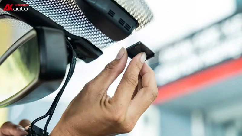 Hướng dẫn lắp camera hành trình bước gắn giá đỡ cho camera