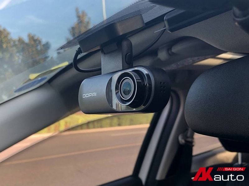 Hướng dẫn lắp đặt camera hành trình Ddpai với thao tác dễ dàng thực hiện