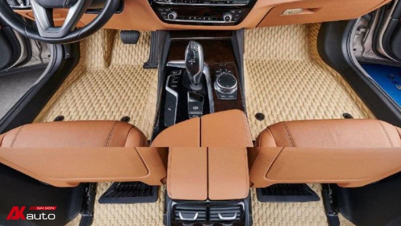 Lắp thảm lót sàn ô tô 8D giúp nâng tầm khoang nội thất