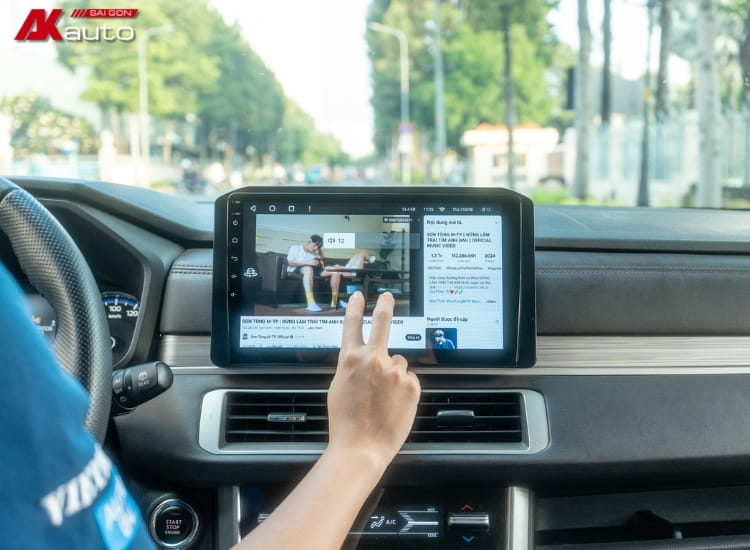 Màn hình android ô tô 10 inch T'eyes CC3L Lite
