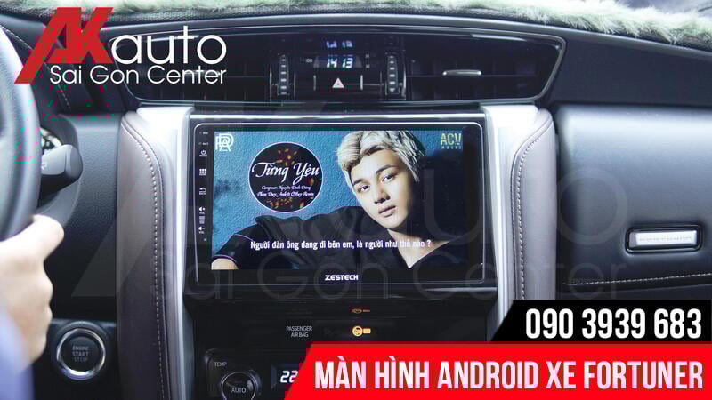 man-hinh-o-to-fortuner-giai-tri-truc-tuyen màn hình fortuner android giải trí đa năng