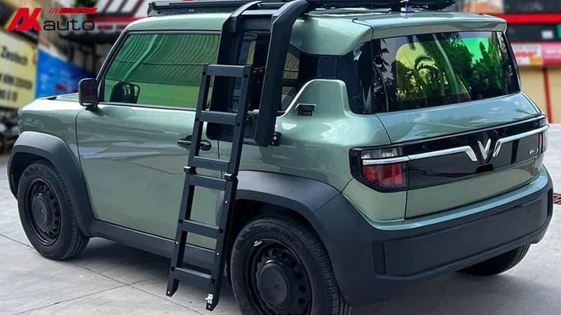 VF3 độ Defender thang hông tăng tính thẩm mỹ