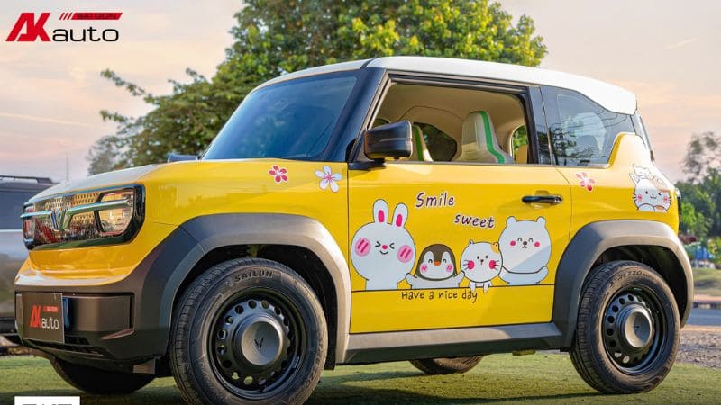 Mẫu độ VF3 màu vàng với decal hình dễ thương