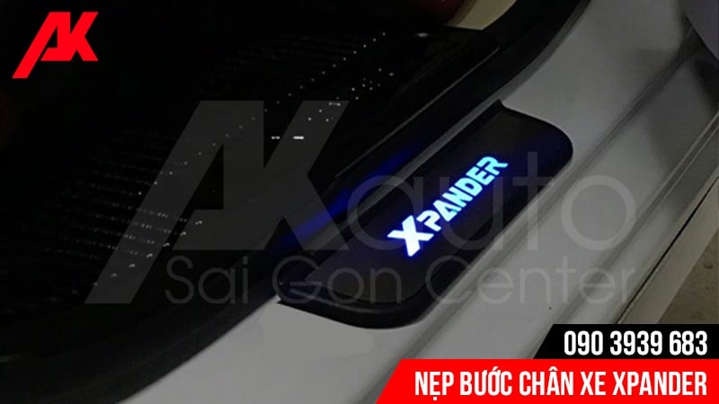 nẹp bước chân xe Xpander ngoài