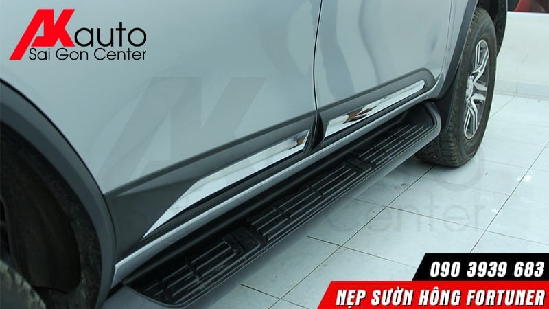 nep-hong-xe-fortuner-trang-tri-1 nẹp sườn hông xe fortuner
