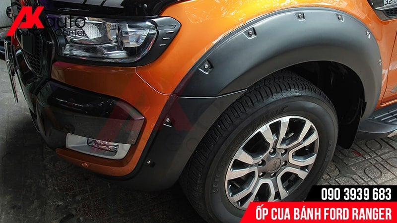 Ốp cua bánh chắn bùn đất xe Ranger