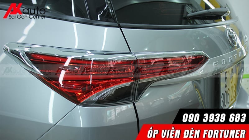 viền đèn xe Fortuner