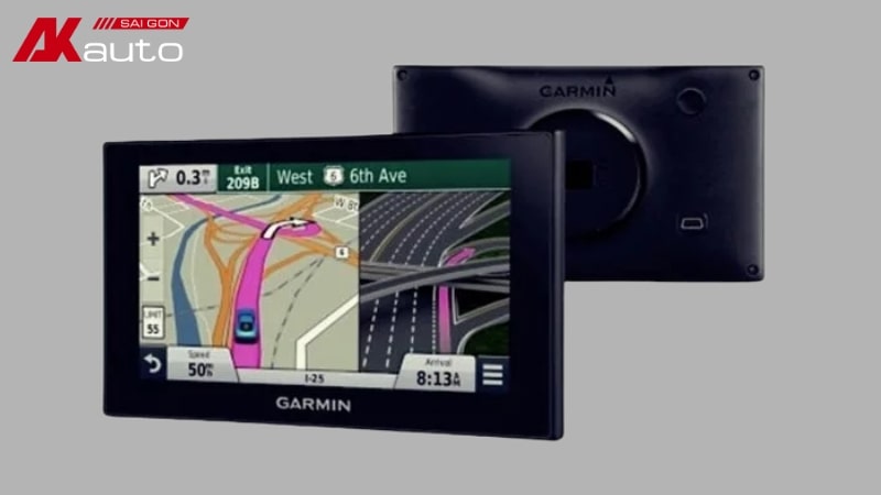 Phần mềm Garmin cung cấp tính năng cảnh báo tốc độ, cập nhật tình hình kẹt xe, tai nạn