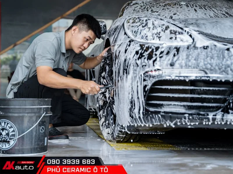 rửa xe ô tô