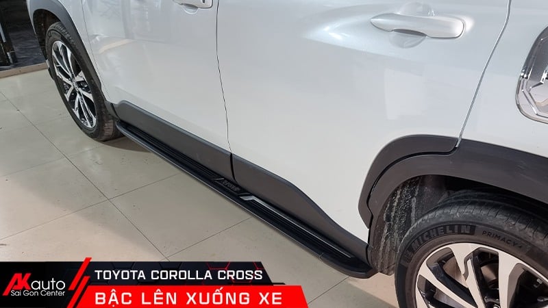 phu-kien-toyota-cross-be-buoc-chan bậc lên xuống xe toyota cross
