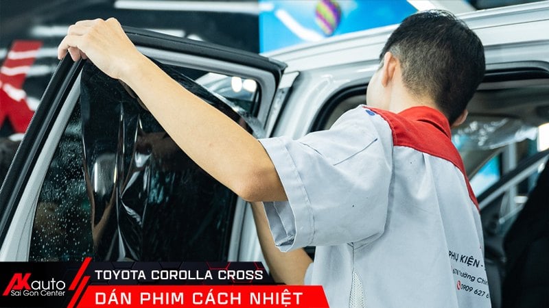 phu-kien-toyota-cross-dan-phim-cach-nhiet akauto dán phim cách nhiệt cross