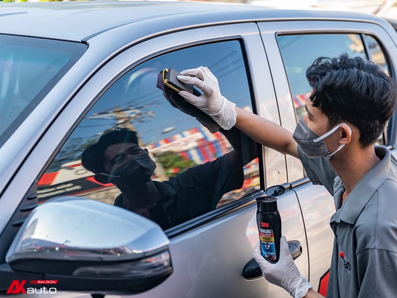 Hướng dẫn cách phủ nano kính tại nhà đơn giản, hiệu quả 3 Lưu ý khi chọn dung dịch phủ nano kính ô tô